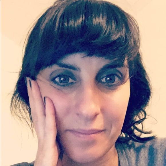 Meet your Posher, Alexis - Picture 2 of 4